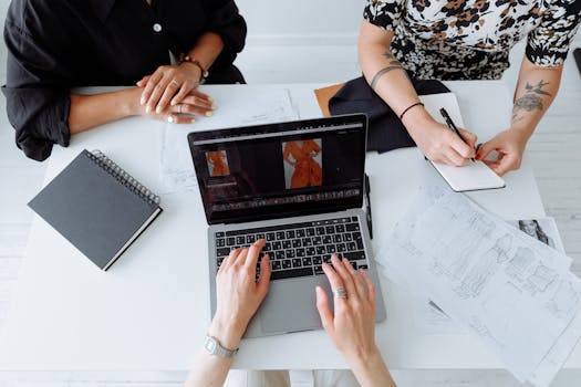 women brainstorming in a workshop